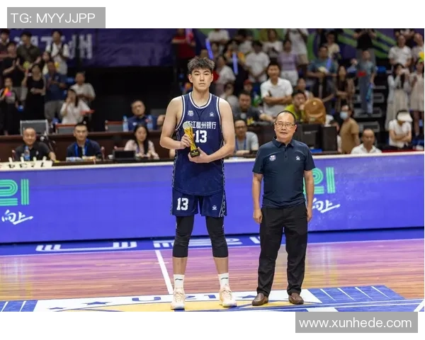 重庆篮球队在全国锦标赛中的灵活性表现值得关注与分析